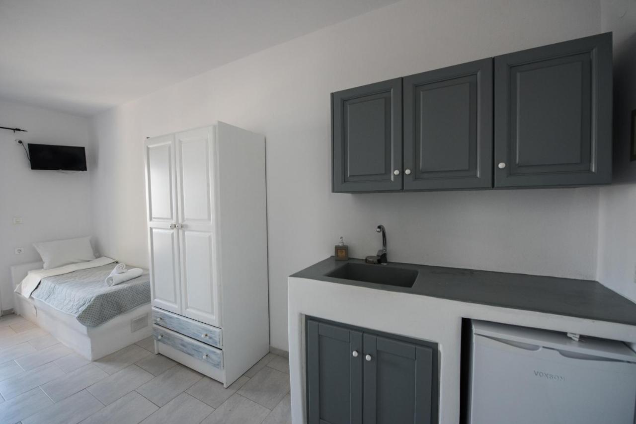 Ostria Studios & Apartments Alikí Esterno foto